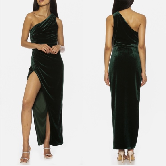Alexia Admor Dresses & Skirts - Elegant One-Shoulder Green Velvet Dress